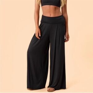 Blogilates Homebody fold over Women's Black Wide-Leg Pants size medium